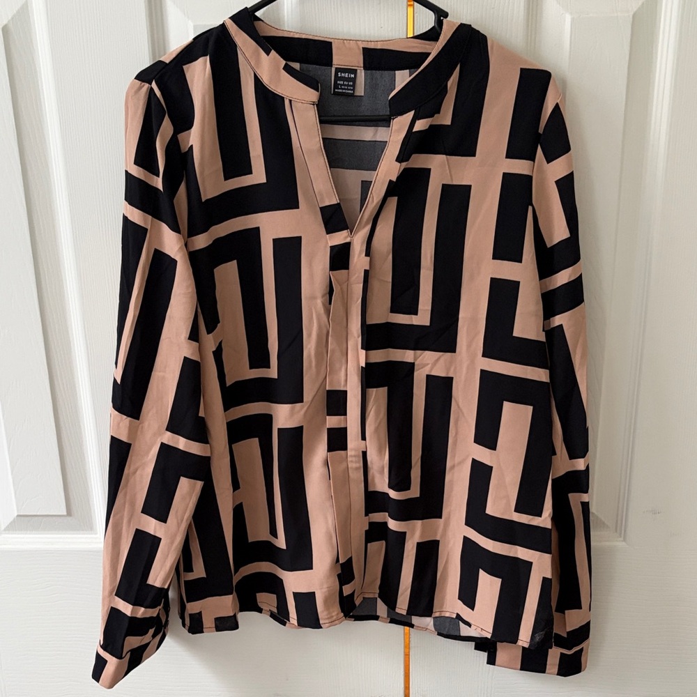 SHEIN Black and Tan Geometric Blouse